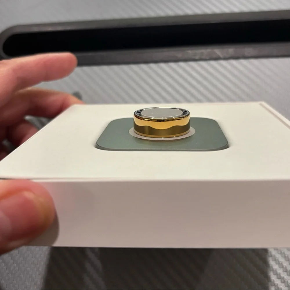 Oura Ring 4 Gold Size 8